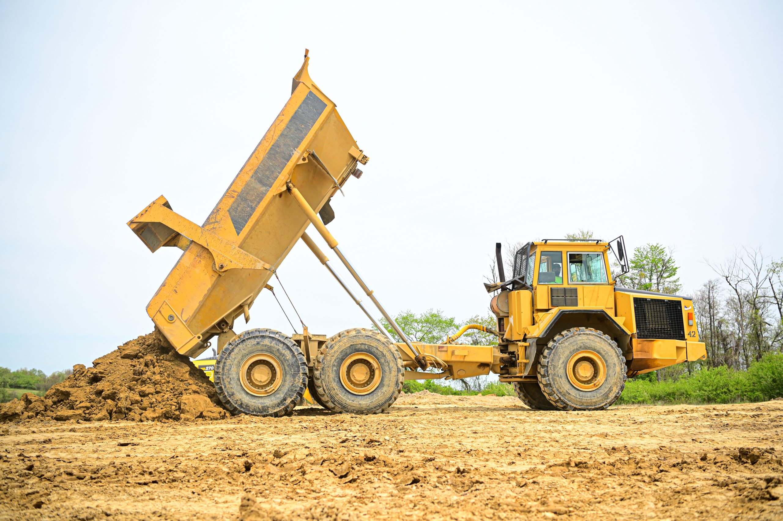 Exploring the Industries and Equipment of Heavy Machine Operator Jobs